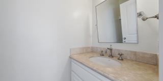 Premier Location in Corona Del Mar for 12-Month Lease Gallery 13