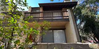 Spacious 3 bedroom 2.5 bath Condo for rent in Woodland Hills! Gallery 1