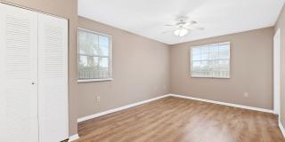 2861 N Oakland Forest Drive Gallery 10