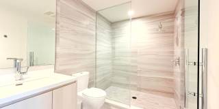 Very Unique Spacious Two Bedroom - Two bath luxury Condo with Views and Pool Gallery 15