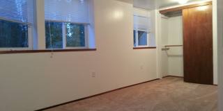 Ideal Split-Level Lake Hills Home Gallery 14