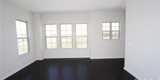 4bd 3.5b Almost New Townhome Gallery 14