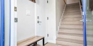 Beautiful 3 bed 2.5 baths "fully furnished" townhouse in the charming neighborhood of University Heights. Gallery 7