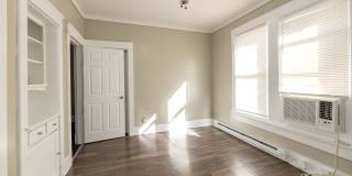 Hawthorne Street Gallery 19