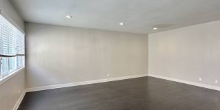 1124 Sherbourne Dr Gallery 2