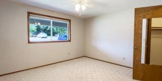 Spacious 3 Bedroom 1 Bath Ranch House  in Milwaukie! Washer and Dryer Included! Gallery 18