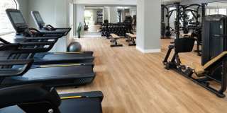 Avalon Thousand Oaks Plaza Gallery 17