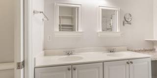 319 W 2nd Avenue Gallery 20