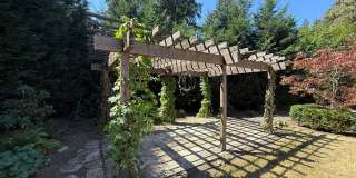 Spacious 4-Bedroom Home Plus Large Bonus Space – West Slope Vista Hills Gallery 36