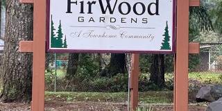 2 bedroom Townhouse outside Shelton Gallery 1