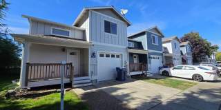 3 bedroom, 2.5 Bathroom Duplex! Gallery 1