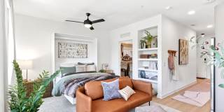 Solis Midtown Gallery 47