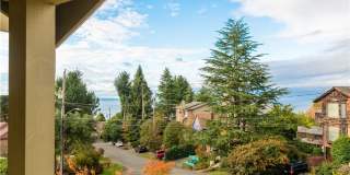 Meticulously designed Craftsman in North Beach with private beach access. Gallery 14