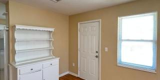 3617 1/2 North Drexel Boulevard Gallery 6