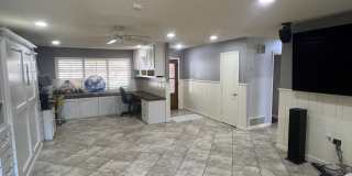 4613 28th Street Gallery 3