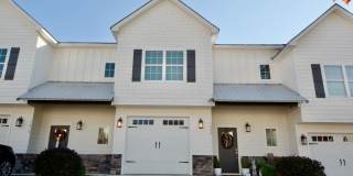 3 Bed 3.5 Bath Luxury Townhome in Convenient Location! Gallery 30