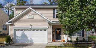 Room in 4 Bedroom Home at Autumn Leaf Ln Room in 4 Bedroom Home at Autumn Leaf Ln Gallery 1