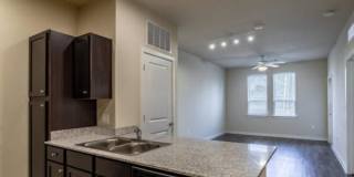 323 W Mitchell St, #610 Gallery 1