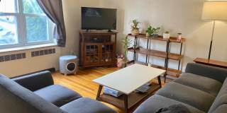 Large 2 bed unit in the heart of Oak Square Gallery 8