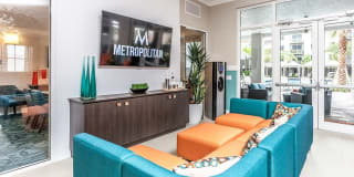 Metropolitan Gallery 12