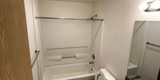 Beautiful 2 Bed 2 Bath Apartment - FIRST MONTH FREE!! Gallery 23
