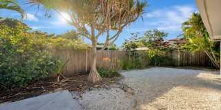 Stunning Pool Home in Sapphire Shores – West of the Trail Near the Ringling Museum Gallery 9