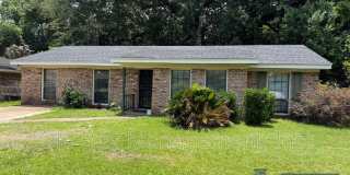 702 Ynestra Dr 702 Ynestra Dr Gallery 1