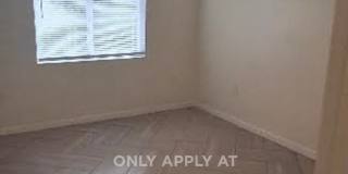 Exceptional Fully Remodeled 2-Bedroom, 2-Bath Duplex in University PlaceFenced Yard Gallery 14