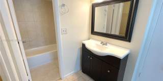 704 SE 2nd Ave Gallery 9