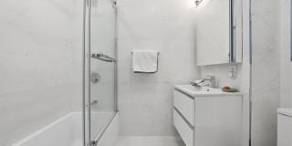 50 E 72ND Street Gallery 15