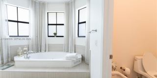 10560 NW 69 TER Gallery 13