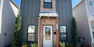 Spacious 3BR/2.5BA Townhome Near Downtown Edmond & UCO Spacious 3BR/2.5BA Townhome Near Downtown Edmond & UCO Gallery 1