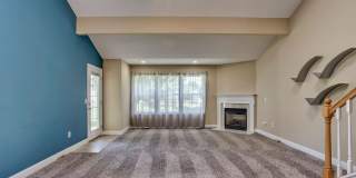 Beautiful Prairie Fields Townhouse — 3 Bed / 2.5 Bath + Loft Gallery 6