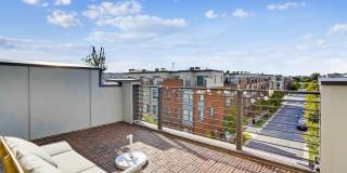 GREAT LOCATION!! Stunning 3BD/3.5BA luxury 4-level townhouse! Gallery 42