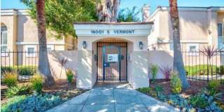 NEWLY REMODELED 3 BEDROOM 3 BATH Gallery 1