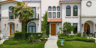 Stylish 2-Story Home in Gated Community with Pool! Gallery 1