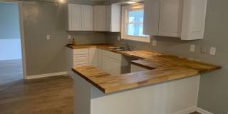 Beautiful, spacious 3 bed 2 bath home in Englewood Gallery 3