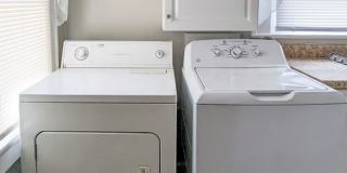 PRELEASING for AUGUST! Close to Campus; In-Unit Washer and Dryer Gallery 23