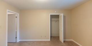 Charming 2 BD, 2.5 BA Townhome w/ a Community Pool in a Prime Winston Location Gallery 22