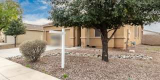 Attractive 3 bed, 2 bath home Gallery 4