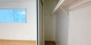 2255 Montrose Ave Gallery 28