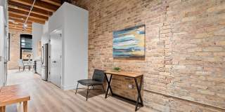 153 W Ohio Street Gallery 9