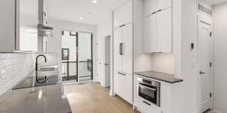 Reservoir District Townhome | 3 Bed + Den | 3.5 Bath | 1,800 Sf | Large Private Rooftop Deck & Balcony | 1 Car Garage Gallery 8