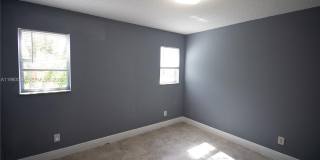 825 SW 10th St Gallery 8