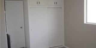 513 E Walnut, Apt. C Street Gallery 7