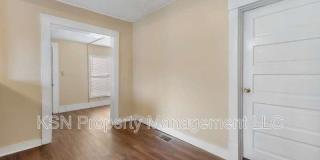 1921 Reynolds Street Gallery 19