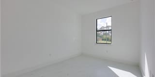 714 W 12th Street Gallery 16