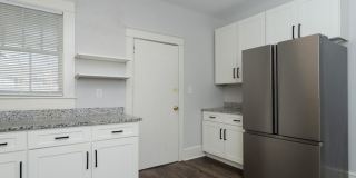 914 Bonham Avenue Gallery 10