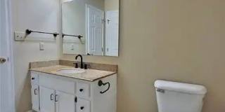 5532 NE Robmont Drive Gallery 32