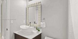 1819 Mariners Ln Gallery 21